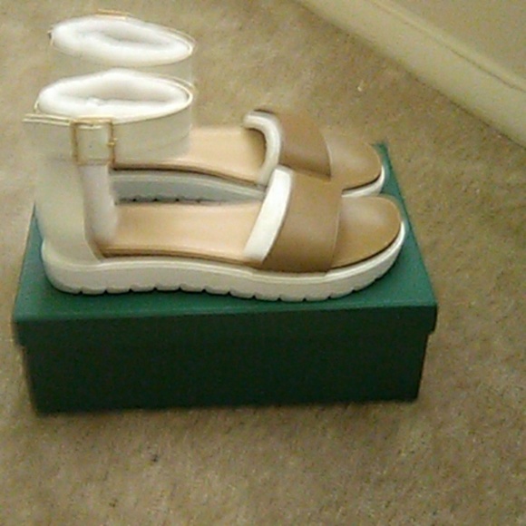 Sandals - Picture 3 of 4